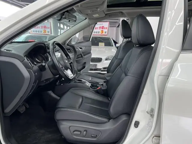 Nissan Qijun 2.5L CVT Zhilian Deluxe Edition 4WD