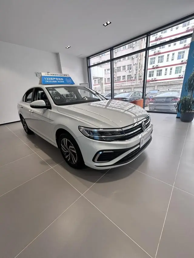 Volkswagen Bora 200TSI DSG Yuexing Navigation Edition
