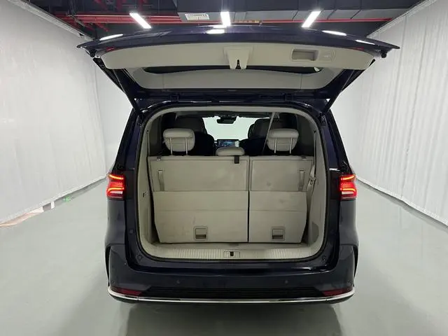 Roewe Roewe iMAX8 400TGI Supreme Series Premium Edition