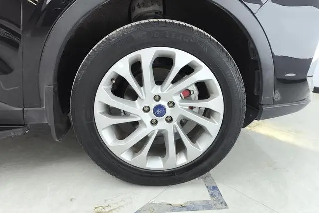 Ford Lingyu EcoBoost 225 7-seater platinum collar type