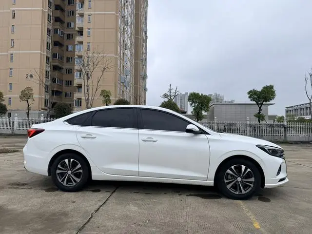 Changan Yidong PLUS 1.6L GDI automatic luxury type