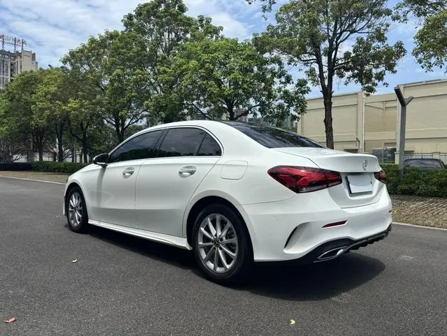 Mercedes-Benz Mercedes-Benz A-class A 200 L sports sedan