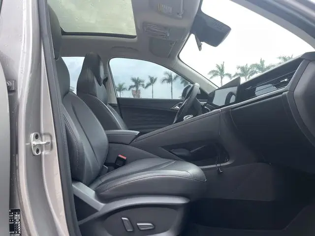 Roewe Roewe eRX5 Super Hybrid Premium Edition