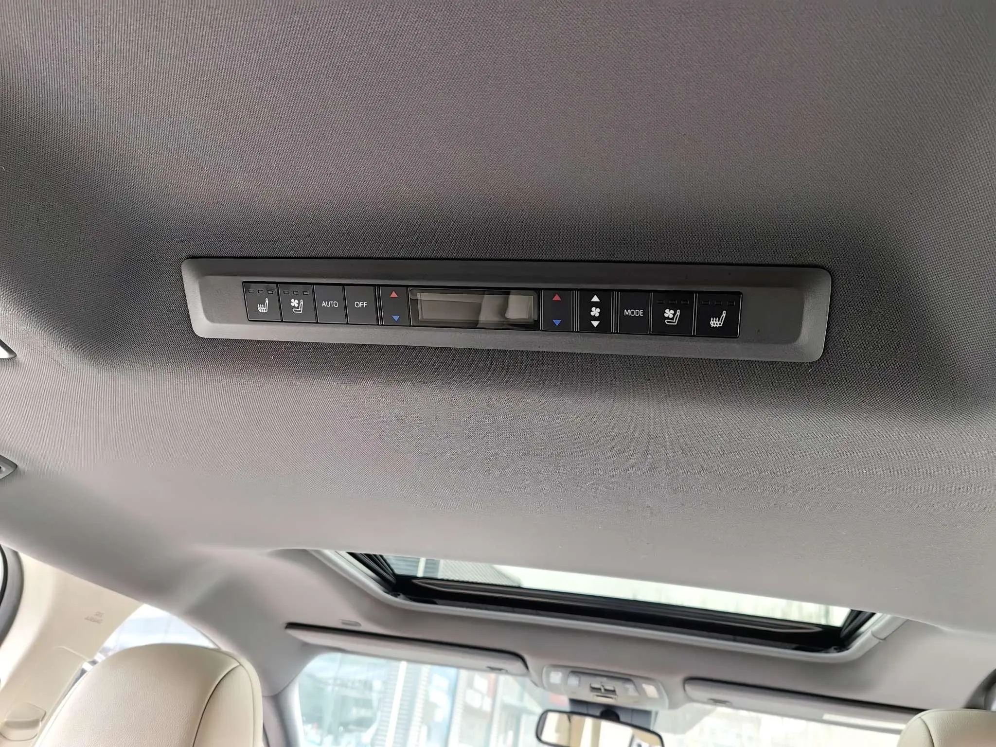 TOYOTA Saina 2.5L Hybrid Premium Edition