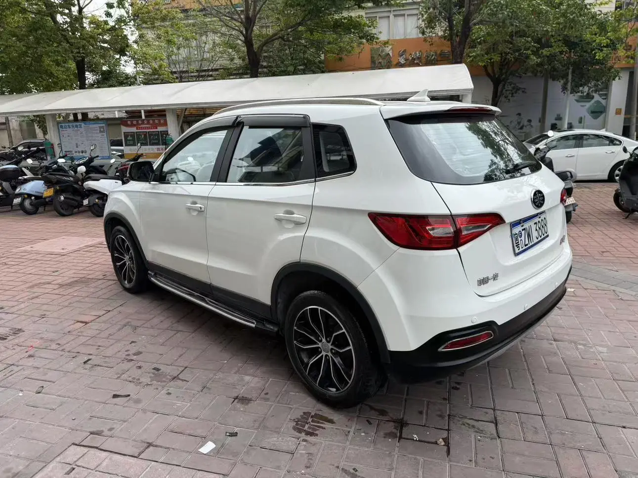 FAW Xenia R7 1.6L manual luxury type