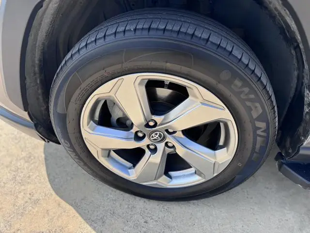 TOYOTA RAV4 Rongfang 2.0L CVT two-wheel drive fashion version