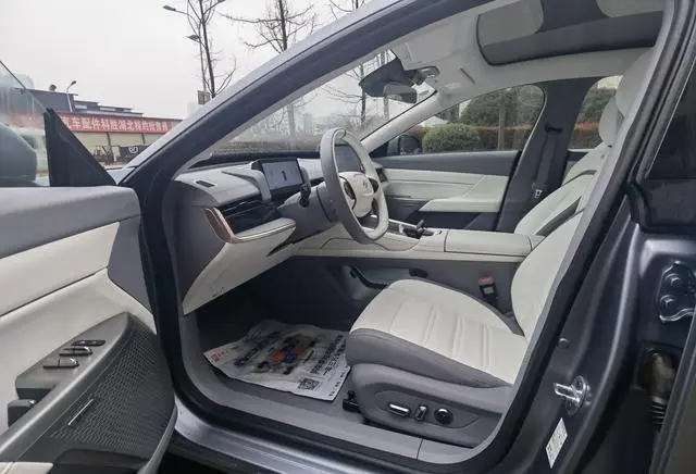 Dongfeng eπ eπ007 Pure electric 540 four-wheel drive Max version