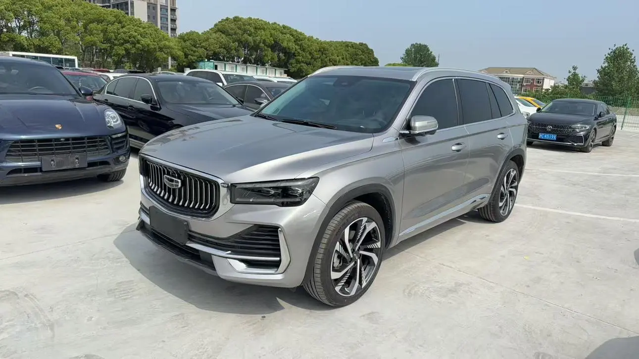 Geely Xingyue L 2.0TD high-power automatic two-wheel drive flagship type
