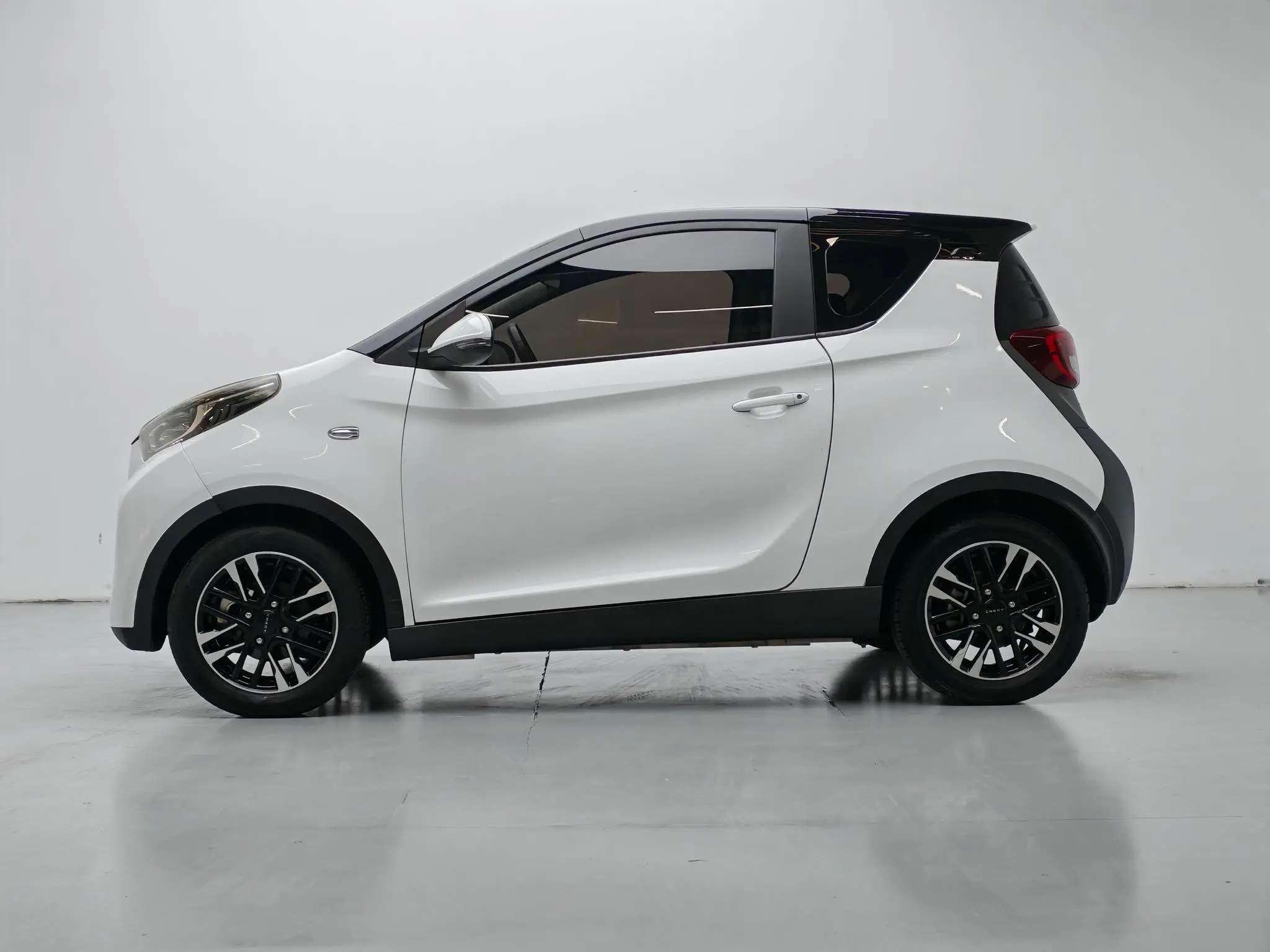 Chery Fulwin Little ant Sweet powder semi-sugar version lithium iron phosphate 30.7 kWh 30kW 301km