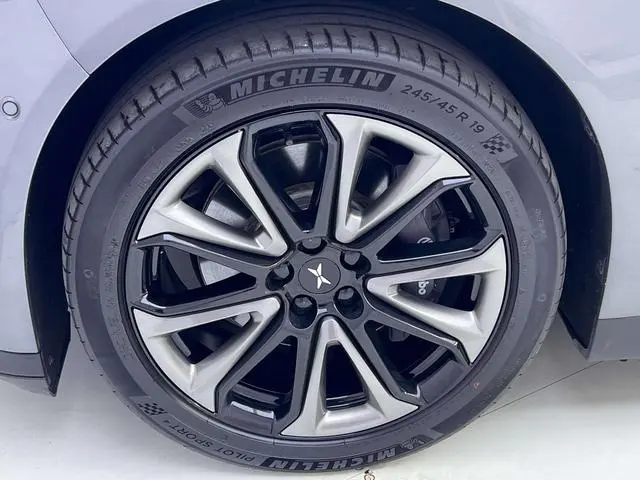 Xpeng Xiaopeng P7 670E