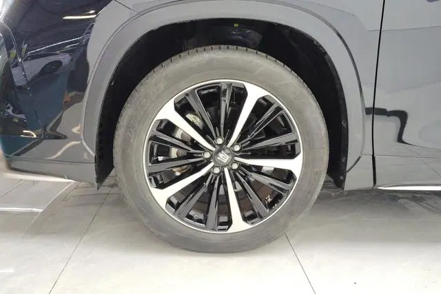 TOYOTA Crown Lufang 2.5L HEV four-wheel drive Premium Edition