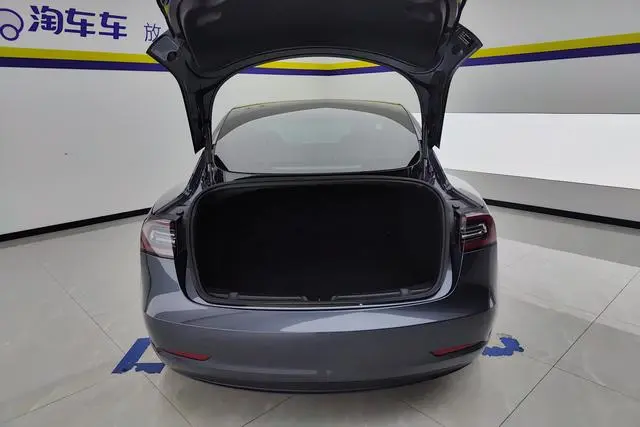 Tesla Model 3 Upgraded version of standard battery life rear drive