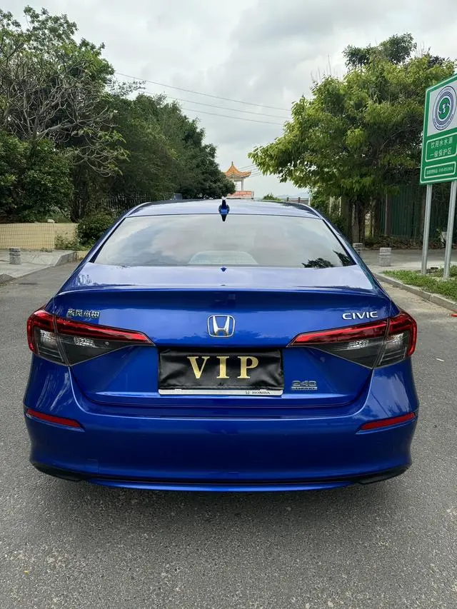 Honda Civic 240TURBO CVT Momentum Edition