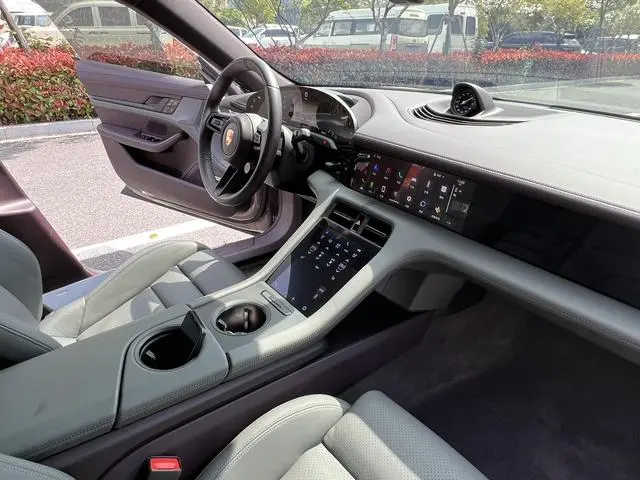 Porsche Taycan Taycan