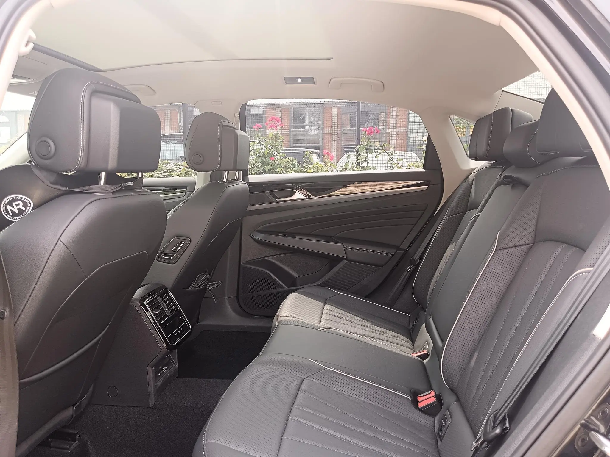 Volkswagen Passat Outstanding 380TSI Longteng Edition
