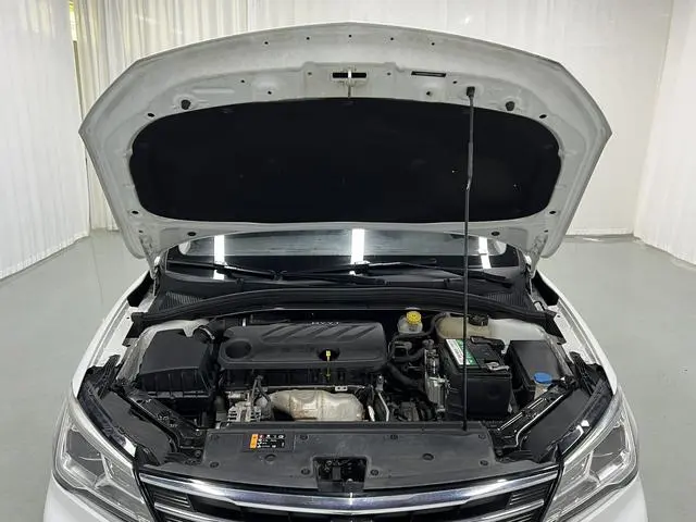 Roewe Roewe i5 1.5L automatic 4G interconnection Langham Place version Country V