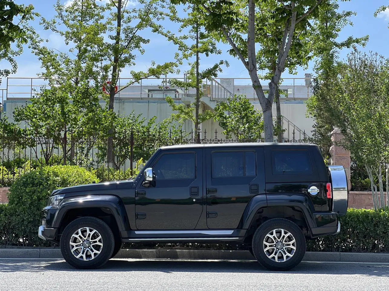Beijing Beijing off-road BJ40 2.0T automatic four-wheel drive City Hunter edition knight type