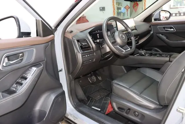 Nissan Qijun VC-Turbo 300 CVT 4WD Extreme Edition
