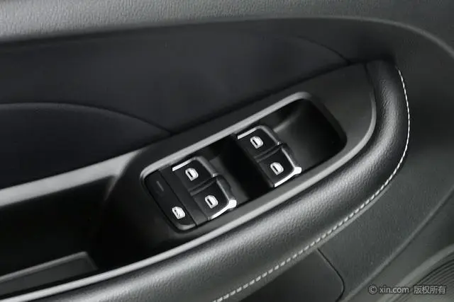 Roewe Roewe Ei5 Internet Deluxe Edition