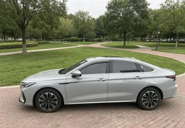 Chery Fengyun Fengyun A8 127 Wind-by-wind version