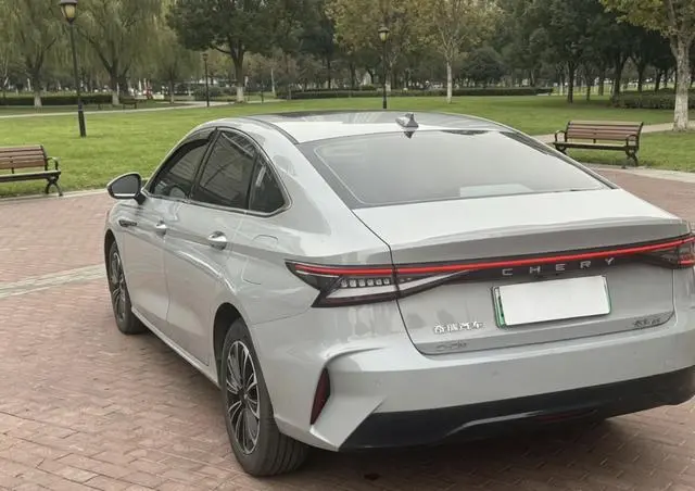Chery Fengyun Fengyun A8 127 Wind-by-wind version