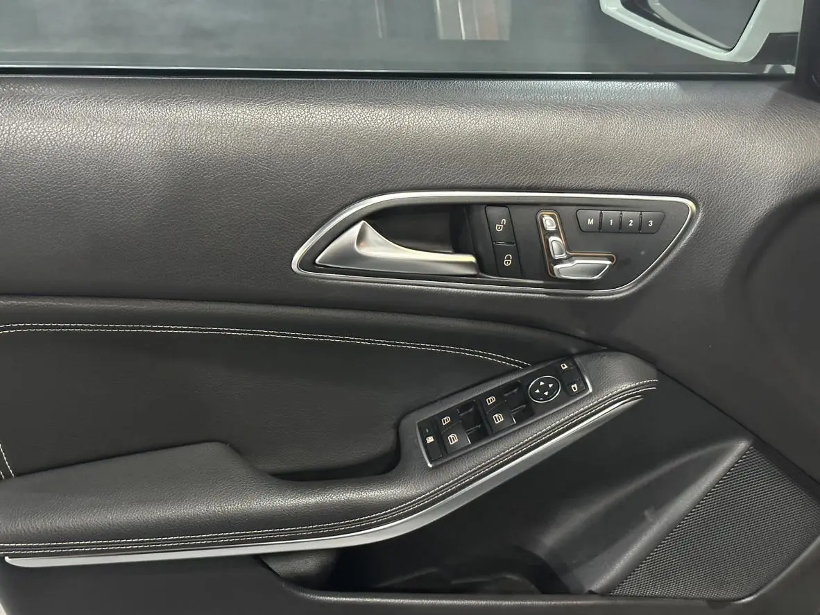 Mercedes-Benz Mercedes-Benz GLA GLA 200 dynamic type