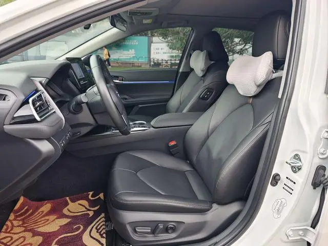TOYOTA Camry 2.5G Deluxe Edition