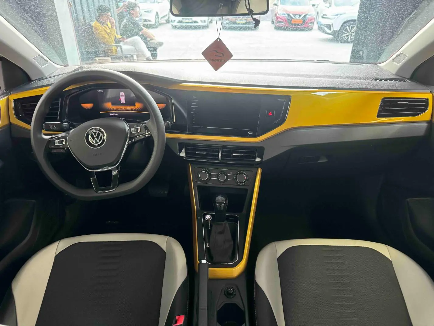 Volkswagen Polo Facelift Plus 1.5L automatic colorful technology version