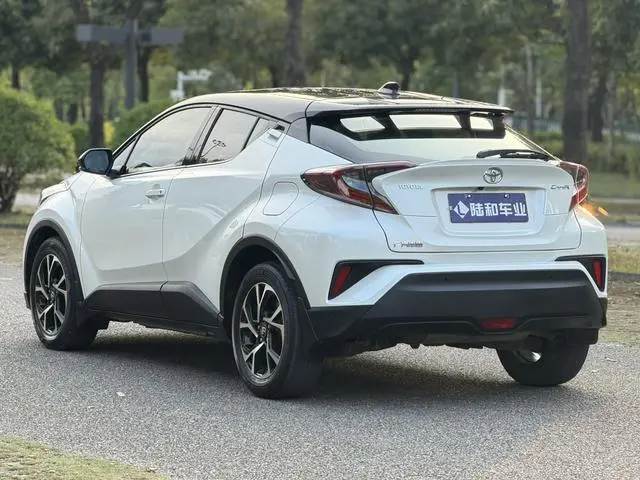 TOYOTA Toyota C-HR 2.0L Deluxe Edition