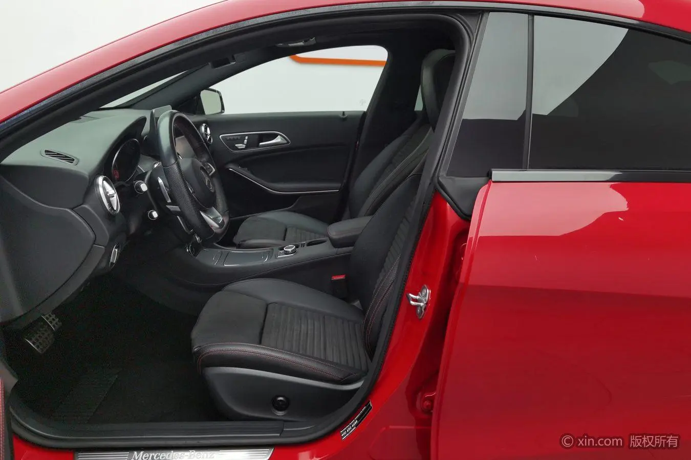 Mercedes-Benz Mercedes-Benz CLA CLA 220 4MATIC