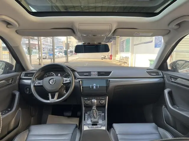 Skoda Speed pie ZI330 DSG Smart Edition