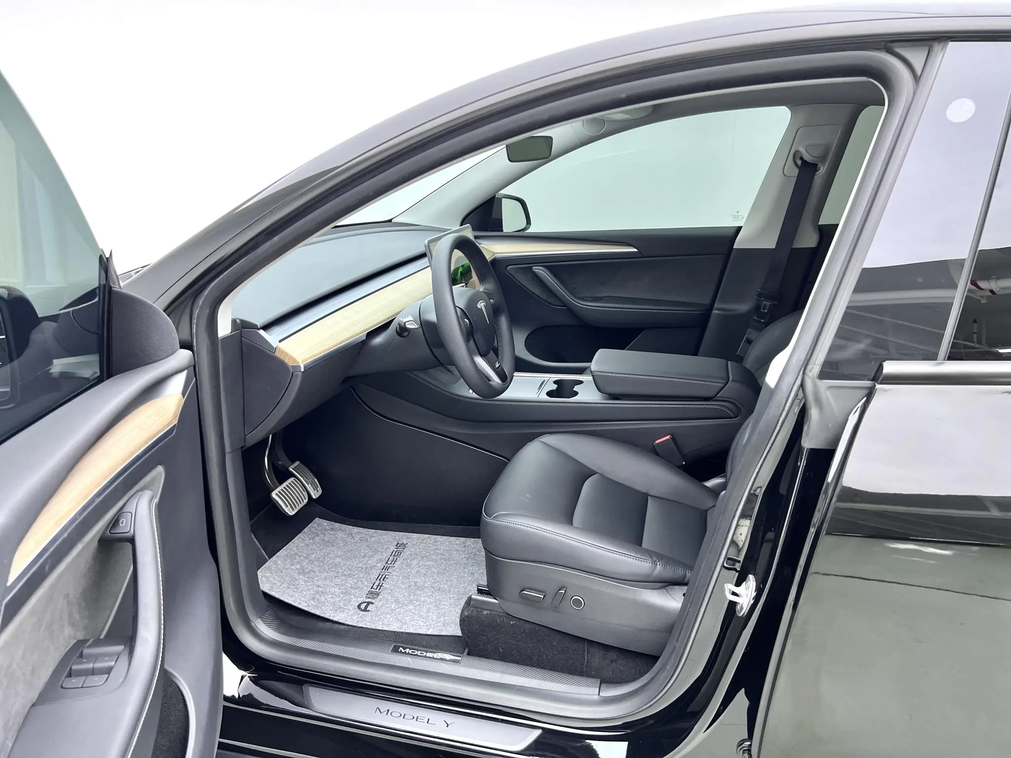 Tesla Model Y Long battery life all-wheel drive version