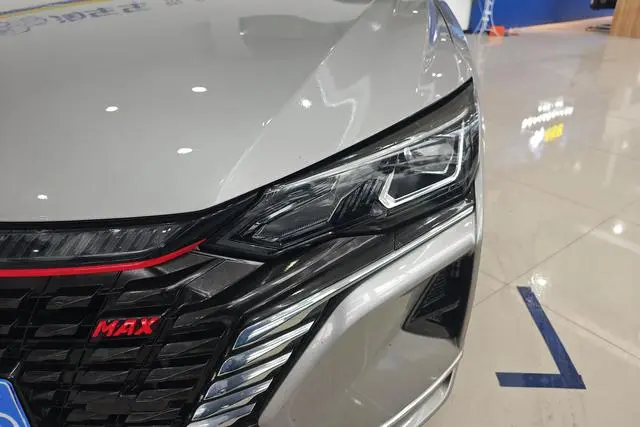 Dongfeng Fengshen Yi Hyun MAX 1.5T Super Power Dad Version