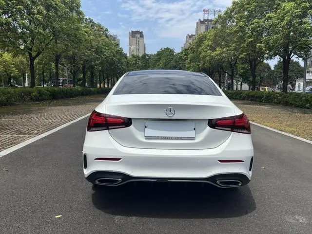 Mercedes-Benz Mercedes-Benz A-class A 200 L sports sedan