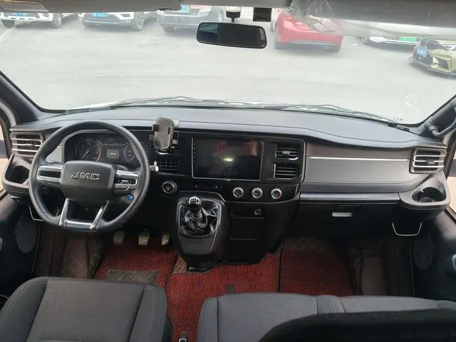 JMC Fushun 2.0T manual diesel short-axle low-top commercial multi-function passenger car 5 seats