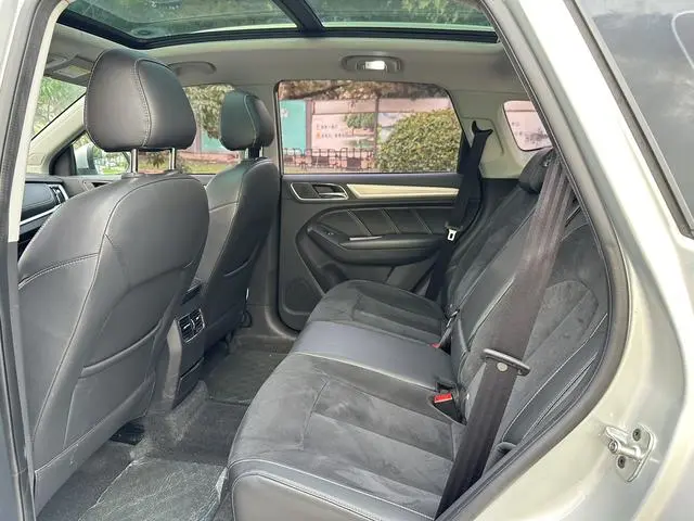 Roewe Roewe eRX5 50T Hybrid Premium Edition