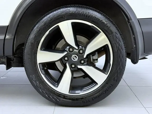 Nissan Qashqai 2.0L CVT Deluxe Edition Country V