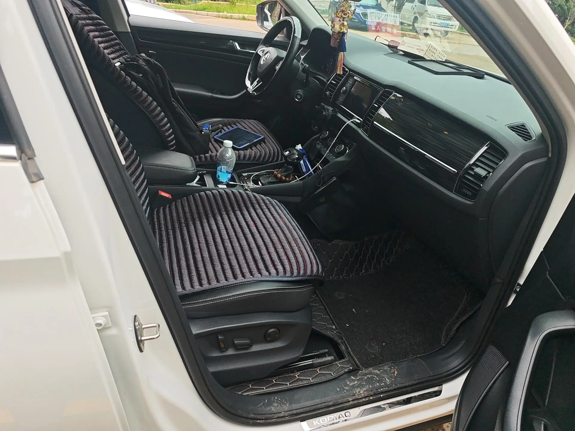 Skoda Kodiak Facelifted ZI330 5-seater two-wheel drive luxury premium edition Country VI