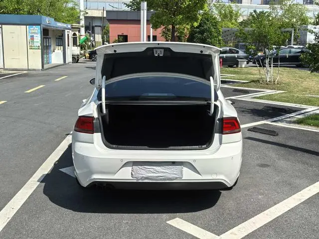 Volkswagen Lingdu 230TSI DSG Fashion Edition