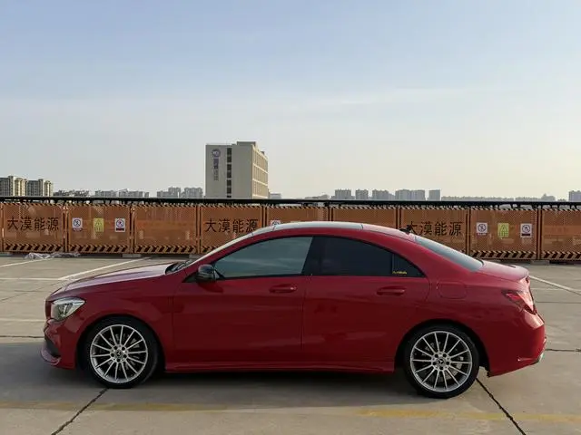 Mercedes-Benz Mercedes-Benz CLA CLA 220 4MATIC