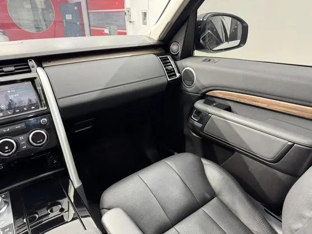 Land Rover discover 3.0 V6 HSE LUXURY