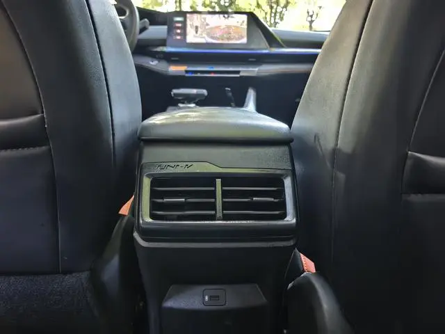 Changan Changan UNI-V 2.0T Collar Speed Version