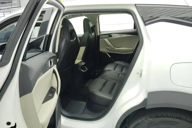 LYNK & CO Lynk & Co. 06 EM-P 84KM battery life version Pro