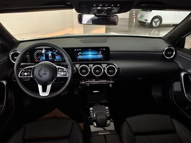 Mercedes-Benz Mercedes-Benz A-class Second facelift A 180 L sports sedan
