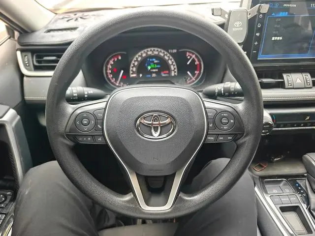 TOYOTA RAV4 Rongfang 2.0L CVT two-wheel drive fashion version