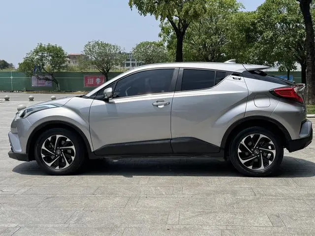 TOYOTA IZOA 2.0L Yichi Edition Country V