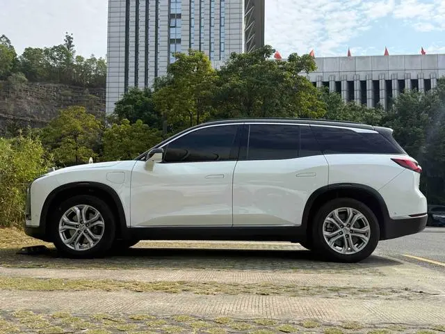 NIO NIO ES8 580KM base version six seats