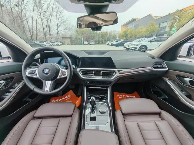 BMW BMW 3 Series Facelift 325Li M sports suit