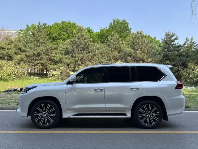 Lexus Lexus LX 570 Premium Deluxe Edition