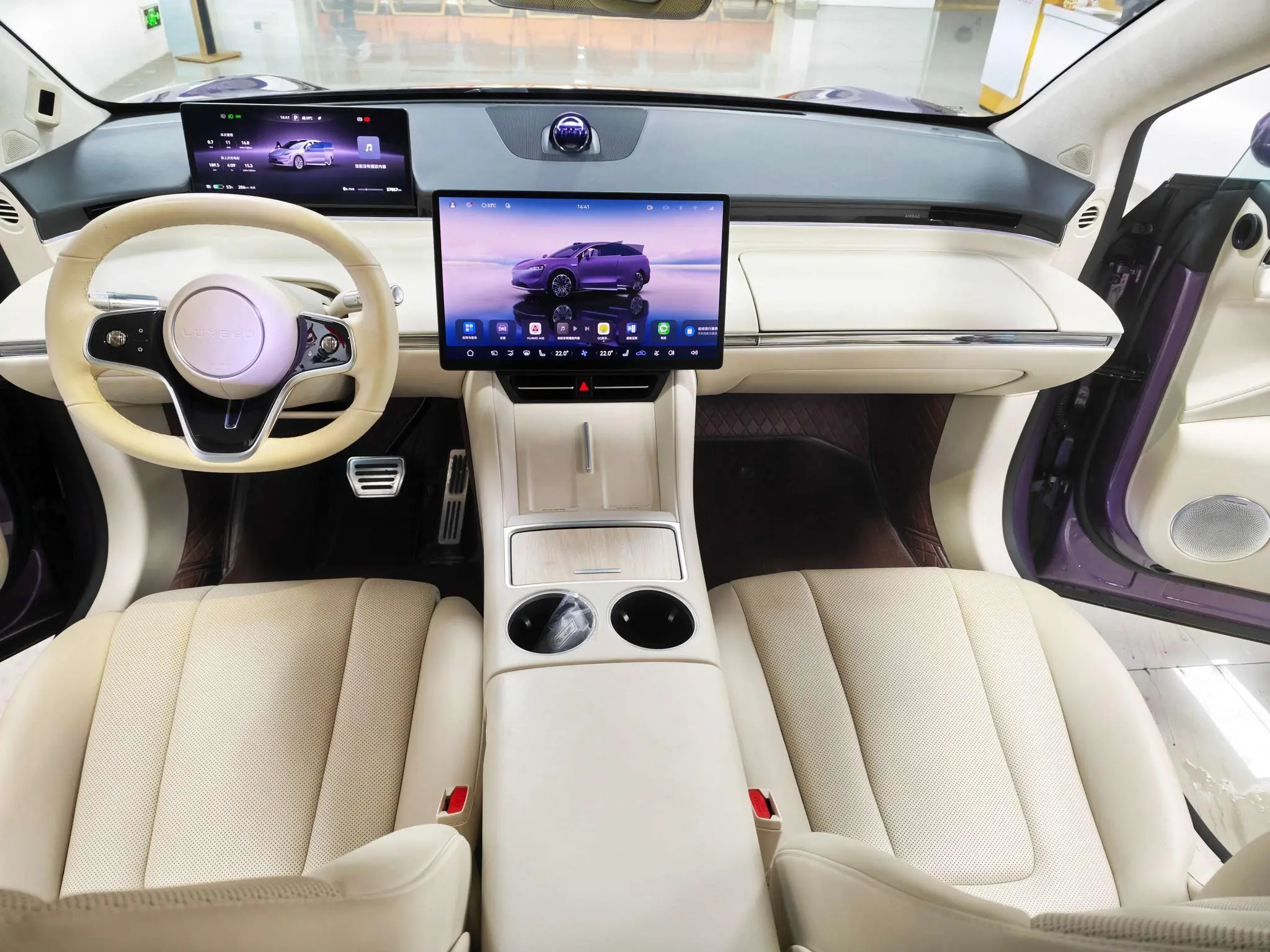 LUXEED Wisdom World R7 Pure electric 82kWh Max rear drive version